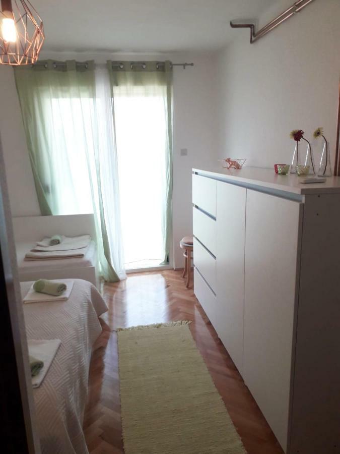 Apartments Mira มาคาร์สกา ภายนอก รูปภาพ